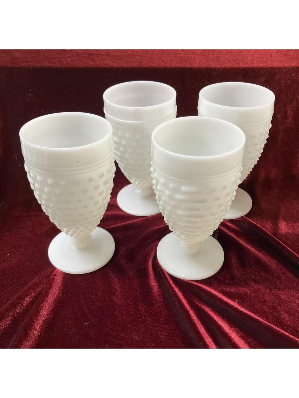 Set Of 4 Anchor Hocking Dot & Dash Milk Glass Footed Goblet Water Glass 5 1/2"